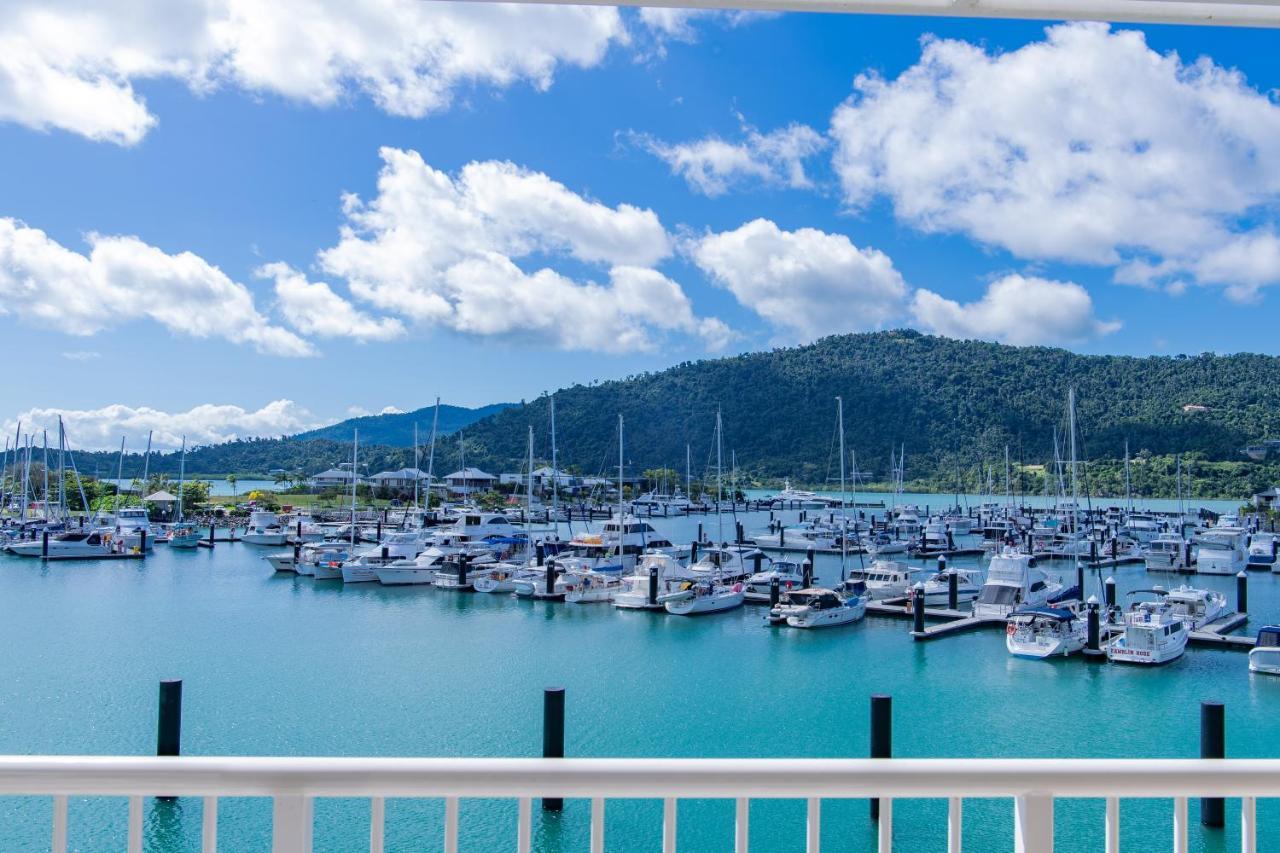 Seas The Day At The Marina Lägenhet Airlie Beach Exteriör bild